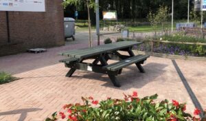 GreenMatter rolstoelvriendelijke picknicktafel 1